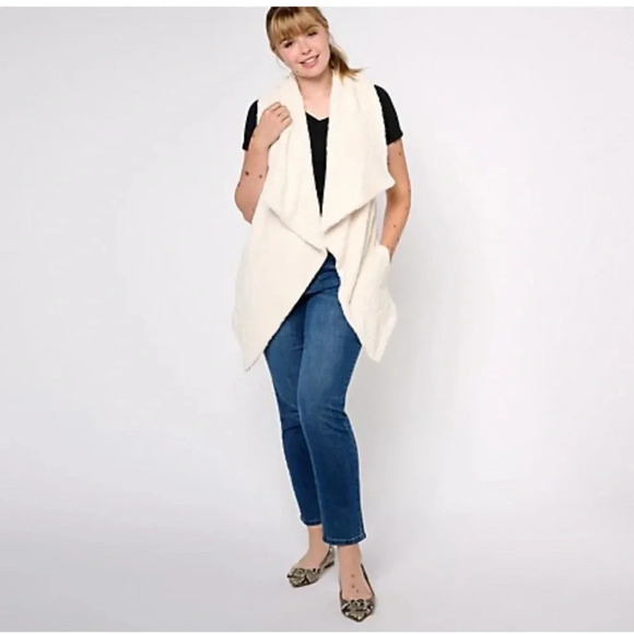AnyBody Cream/Ivory Drape Front Cable Plush Fleece Vest Layering Size M NWOT - Picture 2 of 12